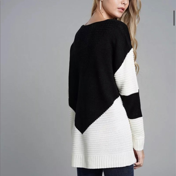 GRACEY’S // Color Block Oversized Pullover Sweater - Picture 2 of 4